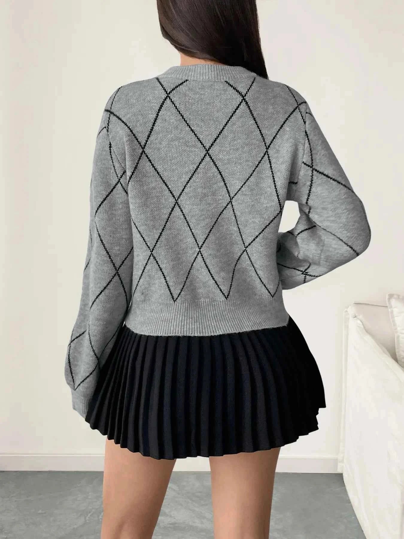 Diamond Pattern Bow Detail Sweater.