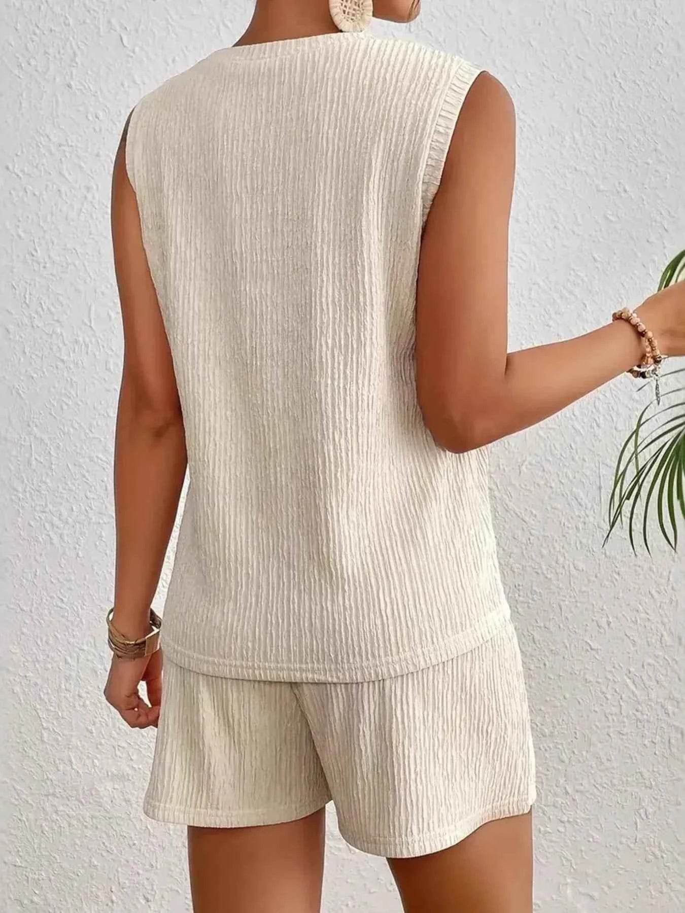 Round Neck Tank Top Set with Matching Shorts for Ultimate Comfort - EBYNN