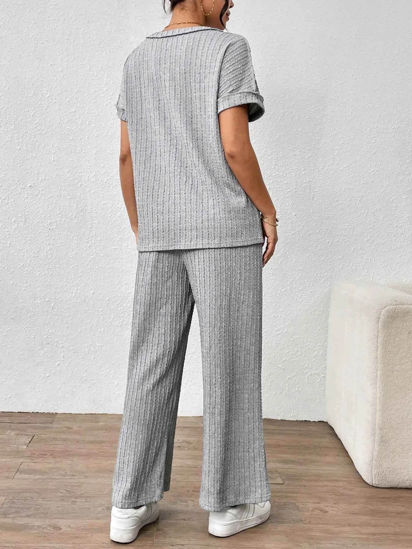 Round Neck Top and Pants Set for Comfortable Everyday Wear - EBYNN