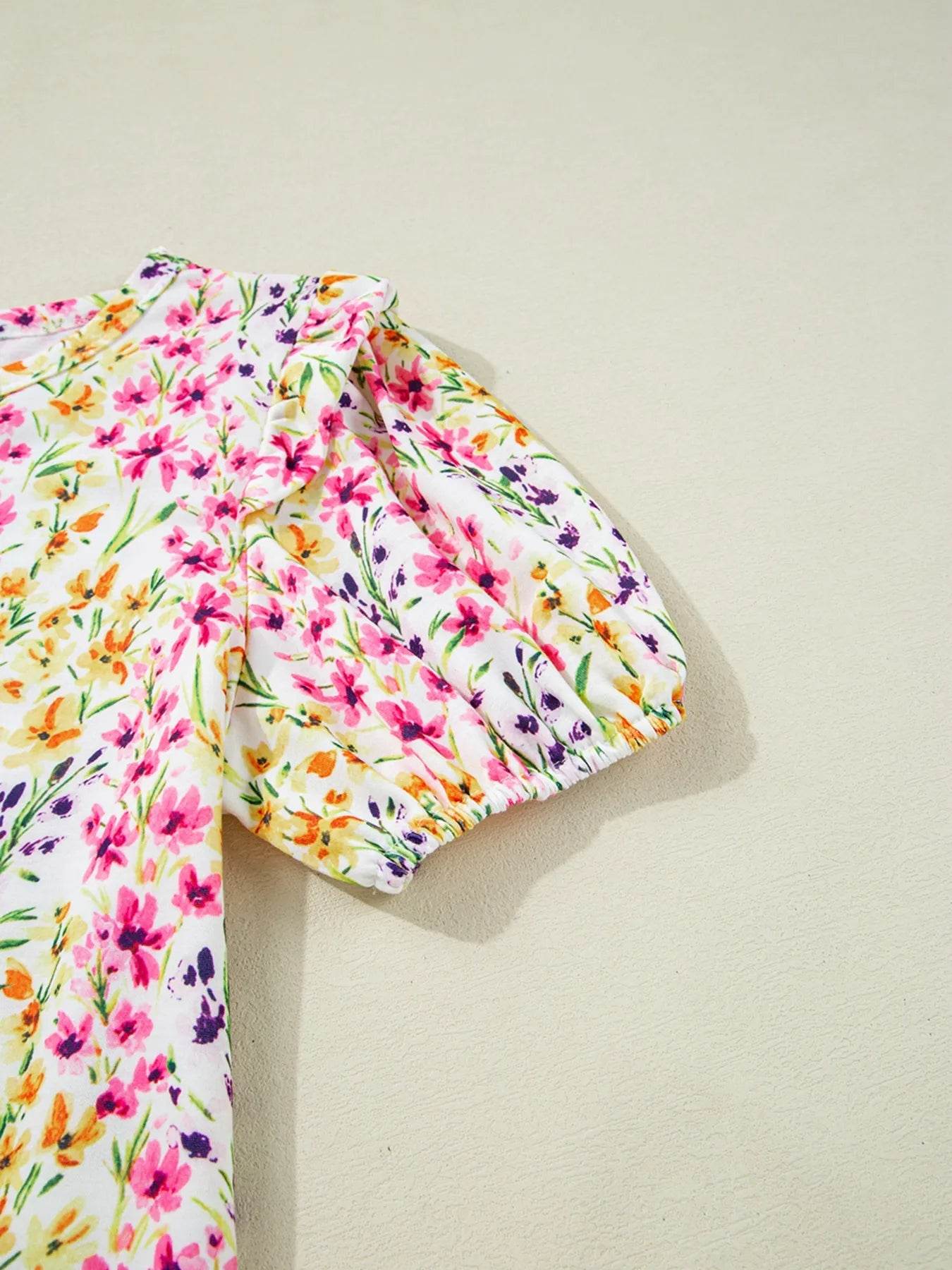 Floral Puff Sleeve Blouse - Stylish Crewneck Top for Effortless Elegance - EBYNN