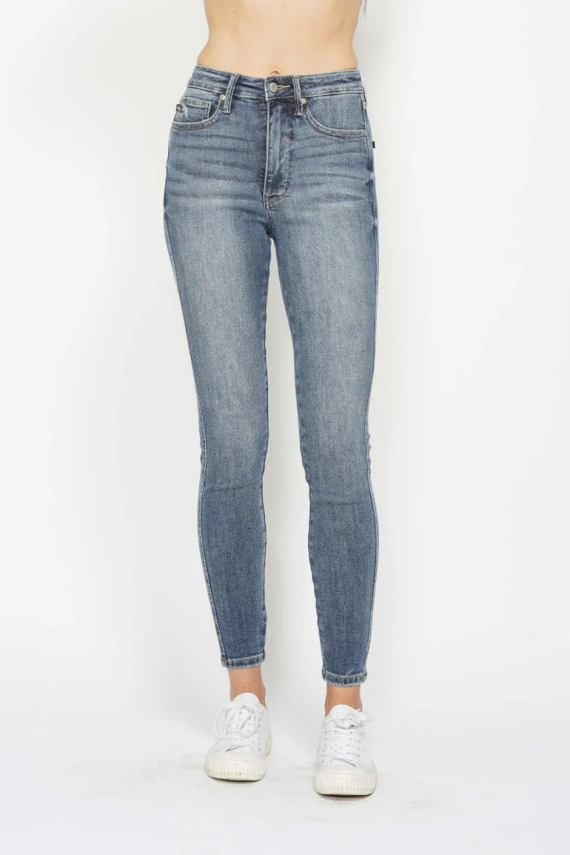 Judy Blue Full Size Tummy Control Contrast Wash Skinny Jeans.