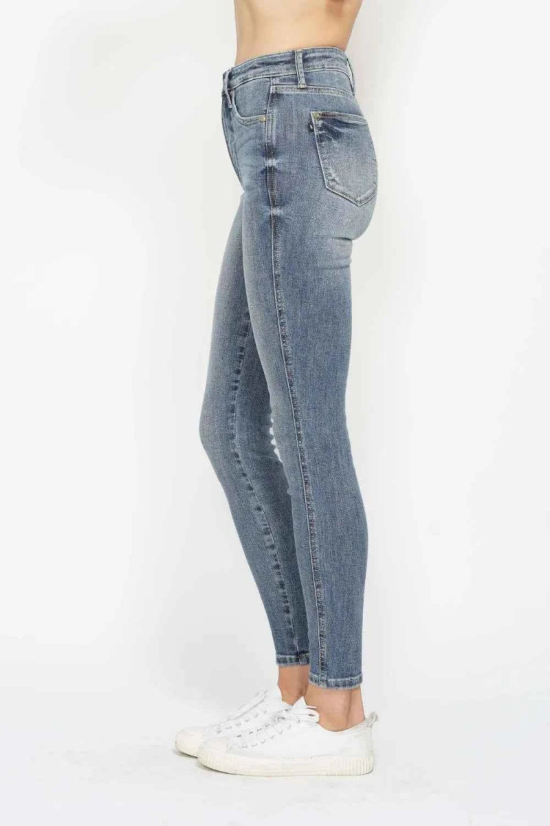 Judy Blue Full Size Tummy Control Contrast Wash Skinny Jeans.