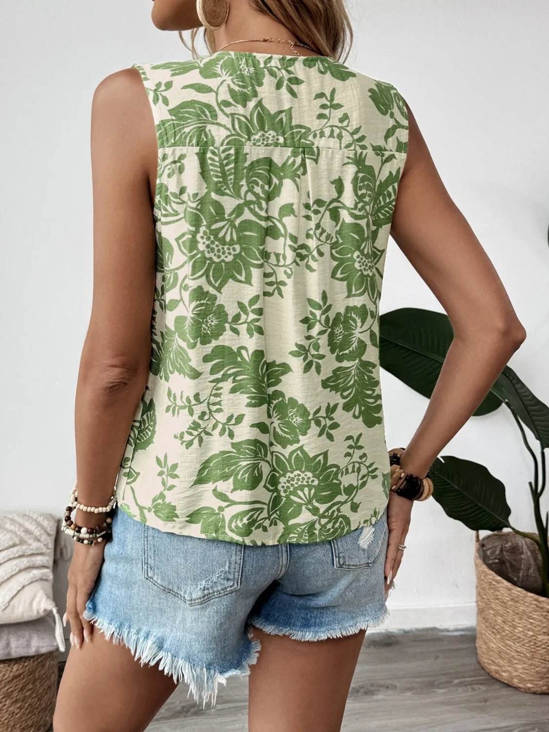 Printed Peplum Blouse with Sleeveless Ruffle Design - EBYNN