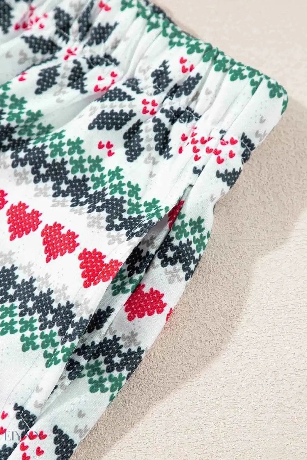 Letter Graphic Lounge Set with Round Neck Top & Printed Shorts for Ultimate Comfort - EBYNN