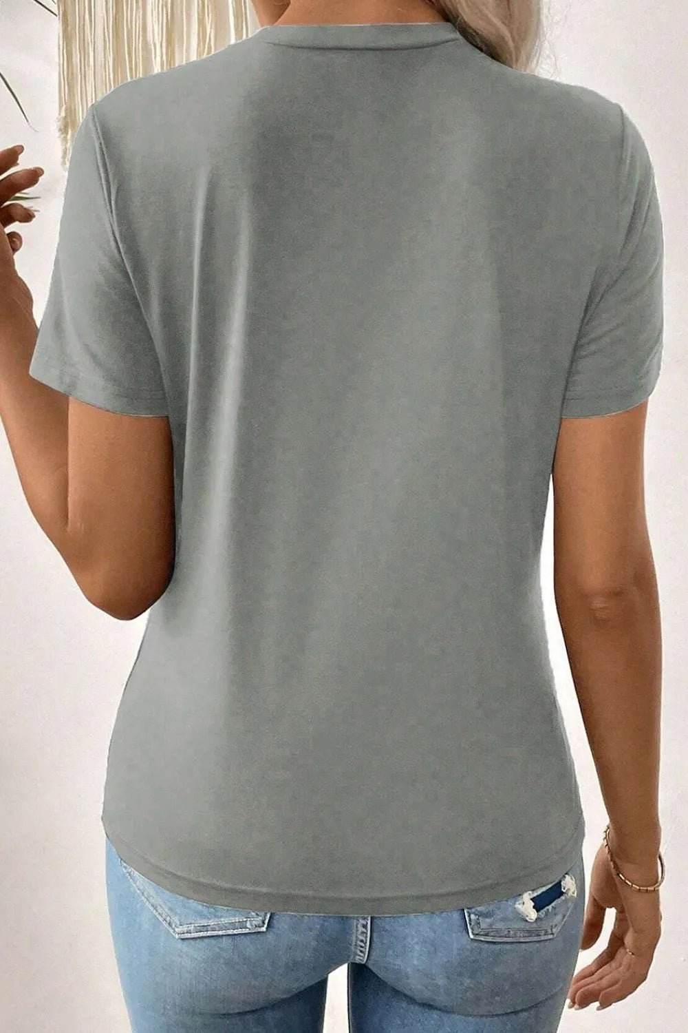 Solid Color T-Shirt for Every Occasion - Round Neck Style - EBYNN