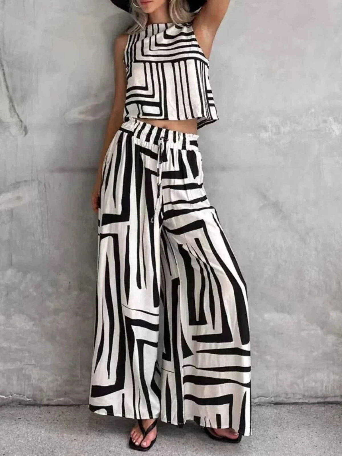 Geometric Print Sleeveless Top & Wide Leg Pants Set - EBYNN
