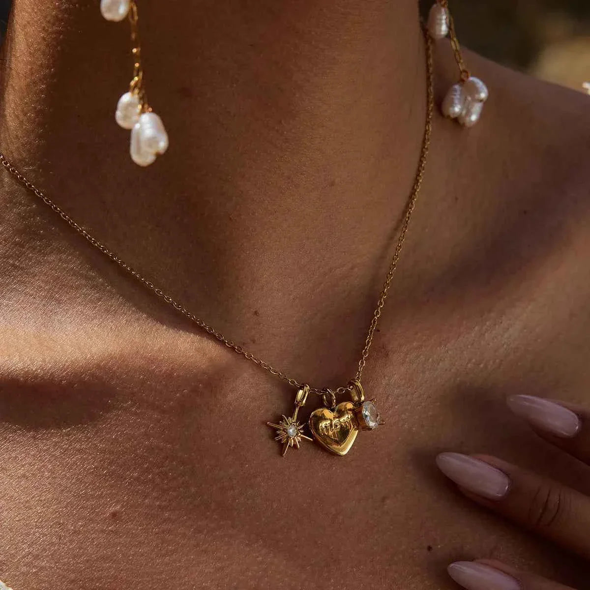 18K Gold-Plated Zircon Heart Pendant Necklace.