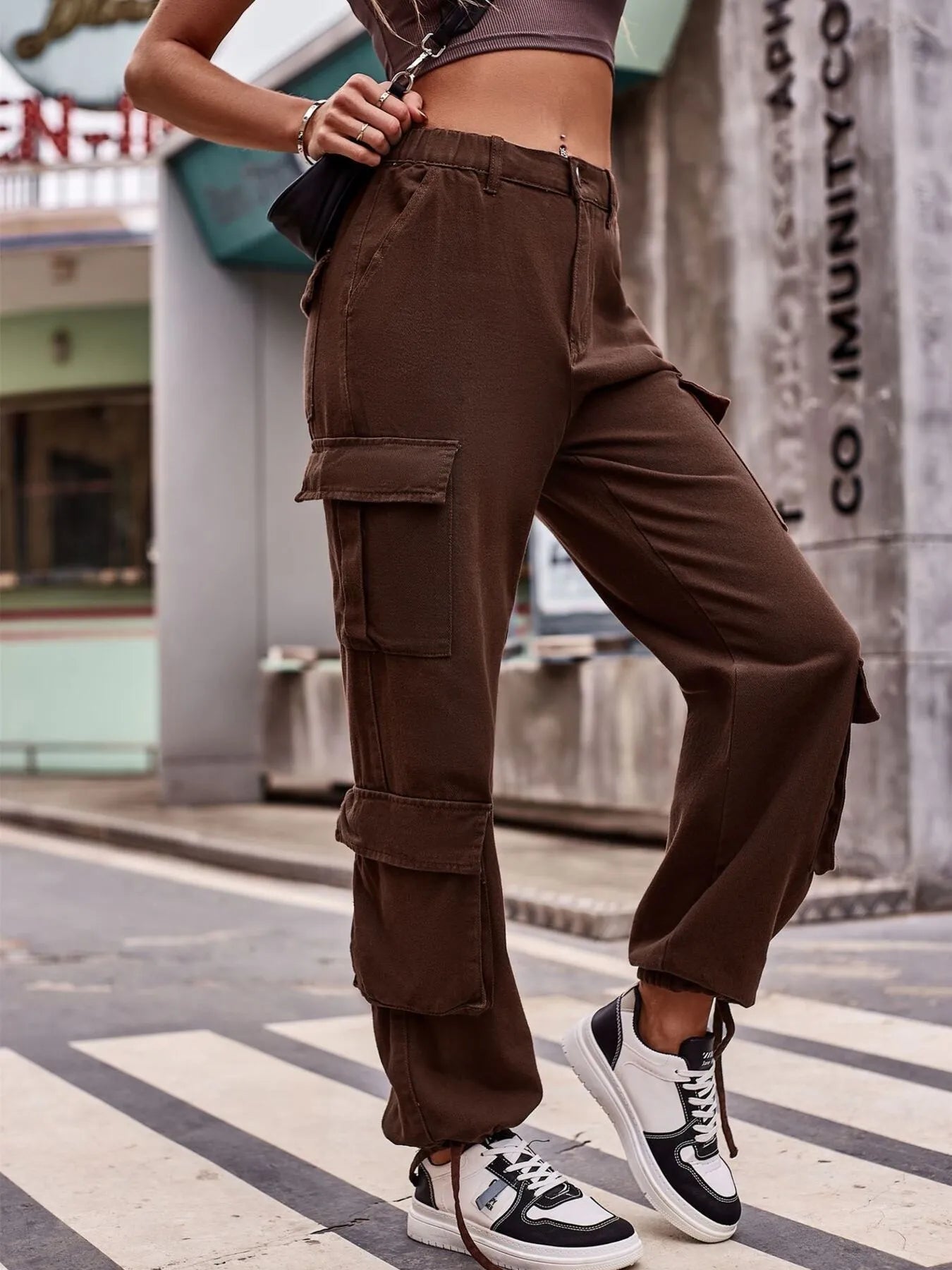 Casual Wide Leg Cargo Jeans.