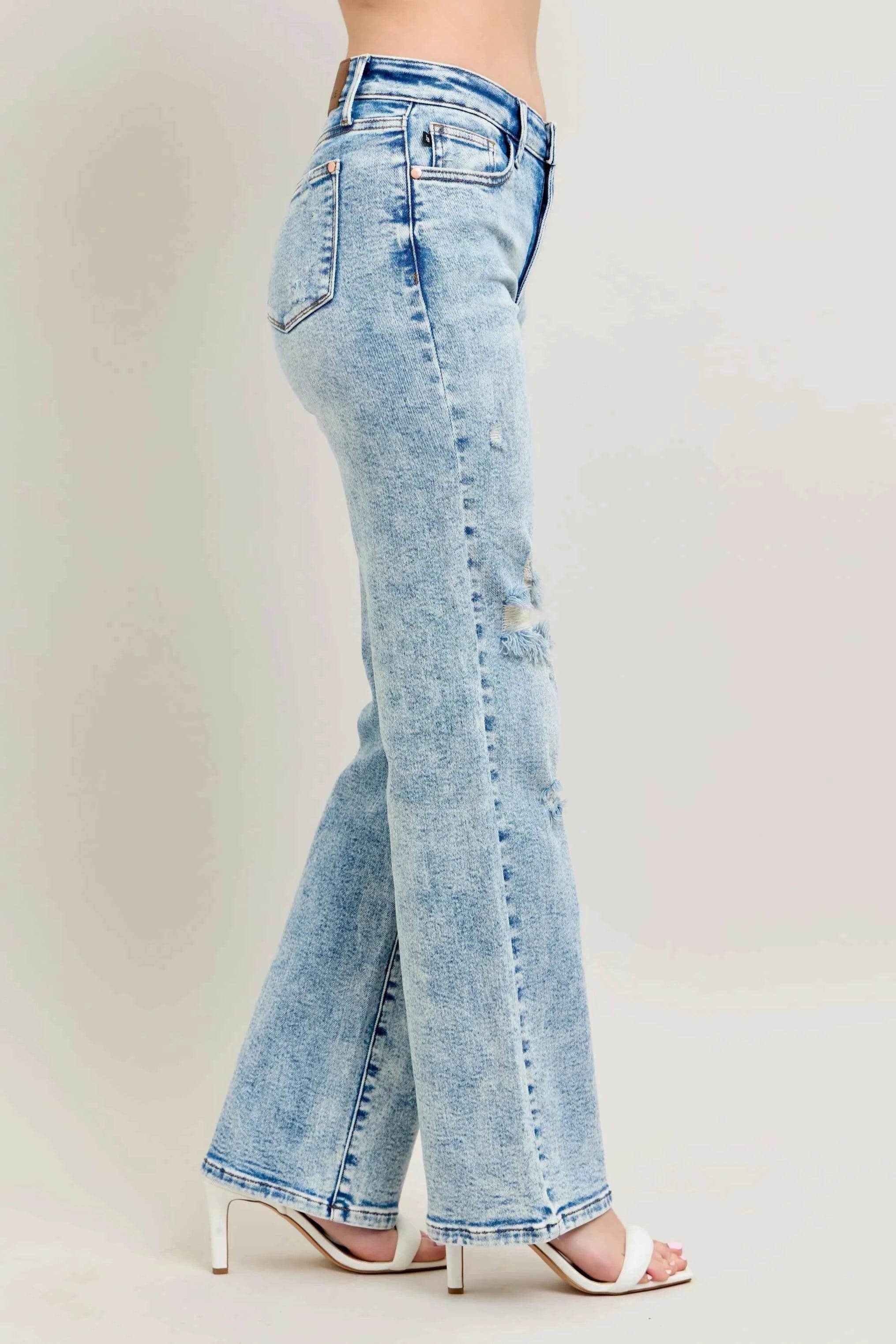 Judy Blue Plus Size High-Waist Mineral Wash 90's Straight Jeans.