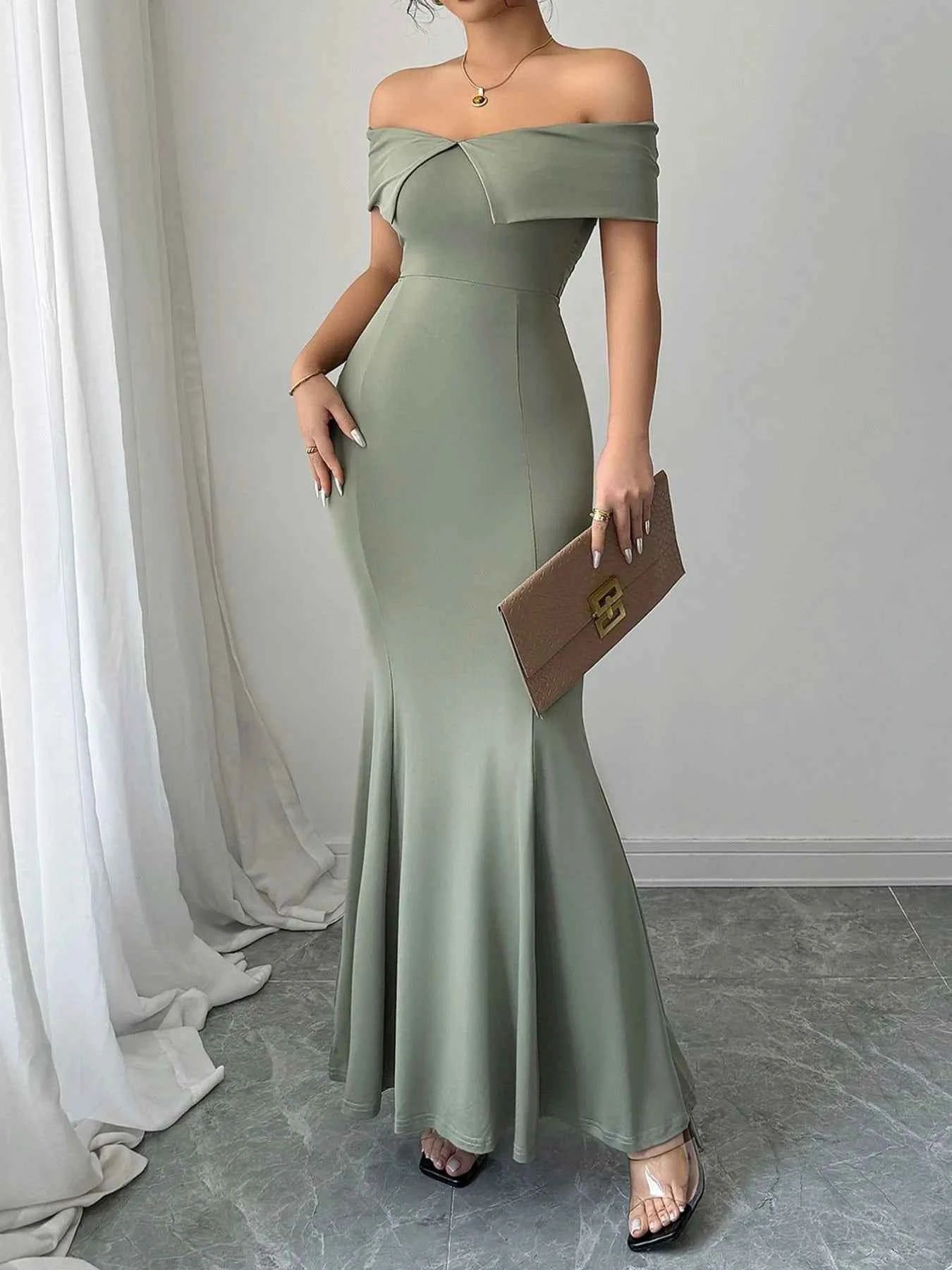 Off-Shoulder Ruffled Mermaid Maxi Dress.