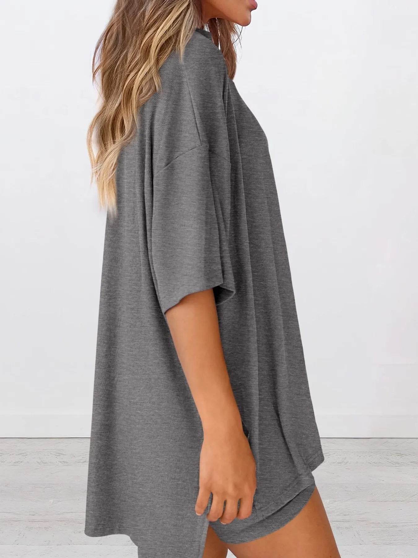 Plus Size Round Neck Set: Oversized Top and Shorts Set for Ultimate Comfort - EBYNN