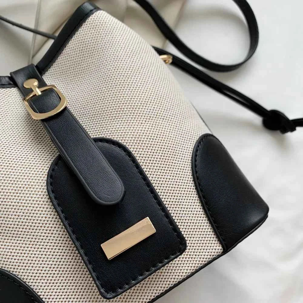 Straw Braided Adjustable Strap Crossbody Bag.