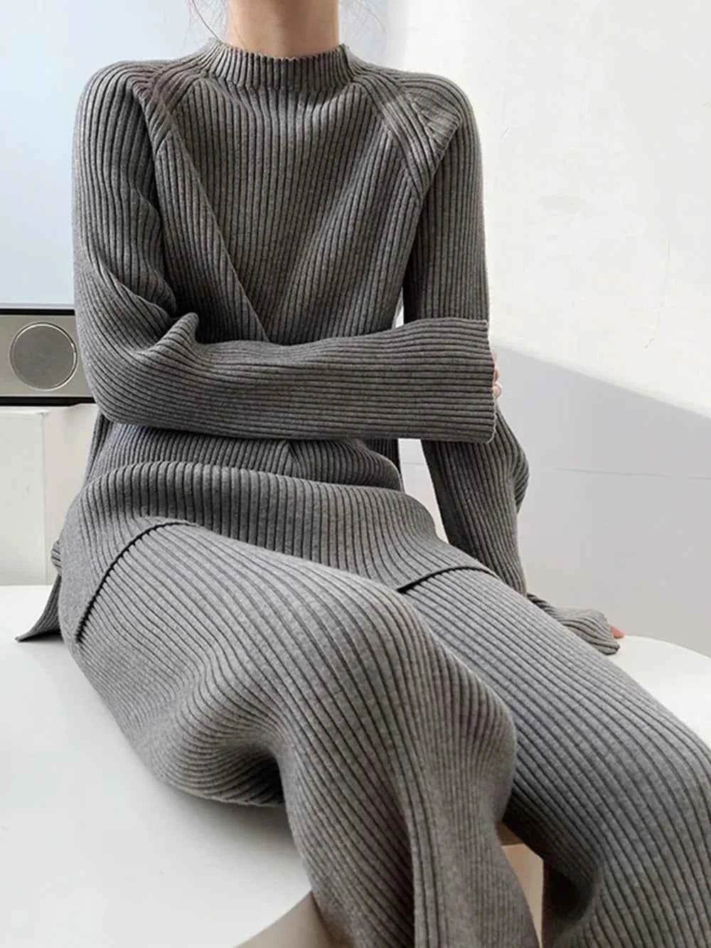 Mock Neck Raglan Sleeve Sweater Set - EBYNN