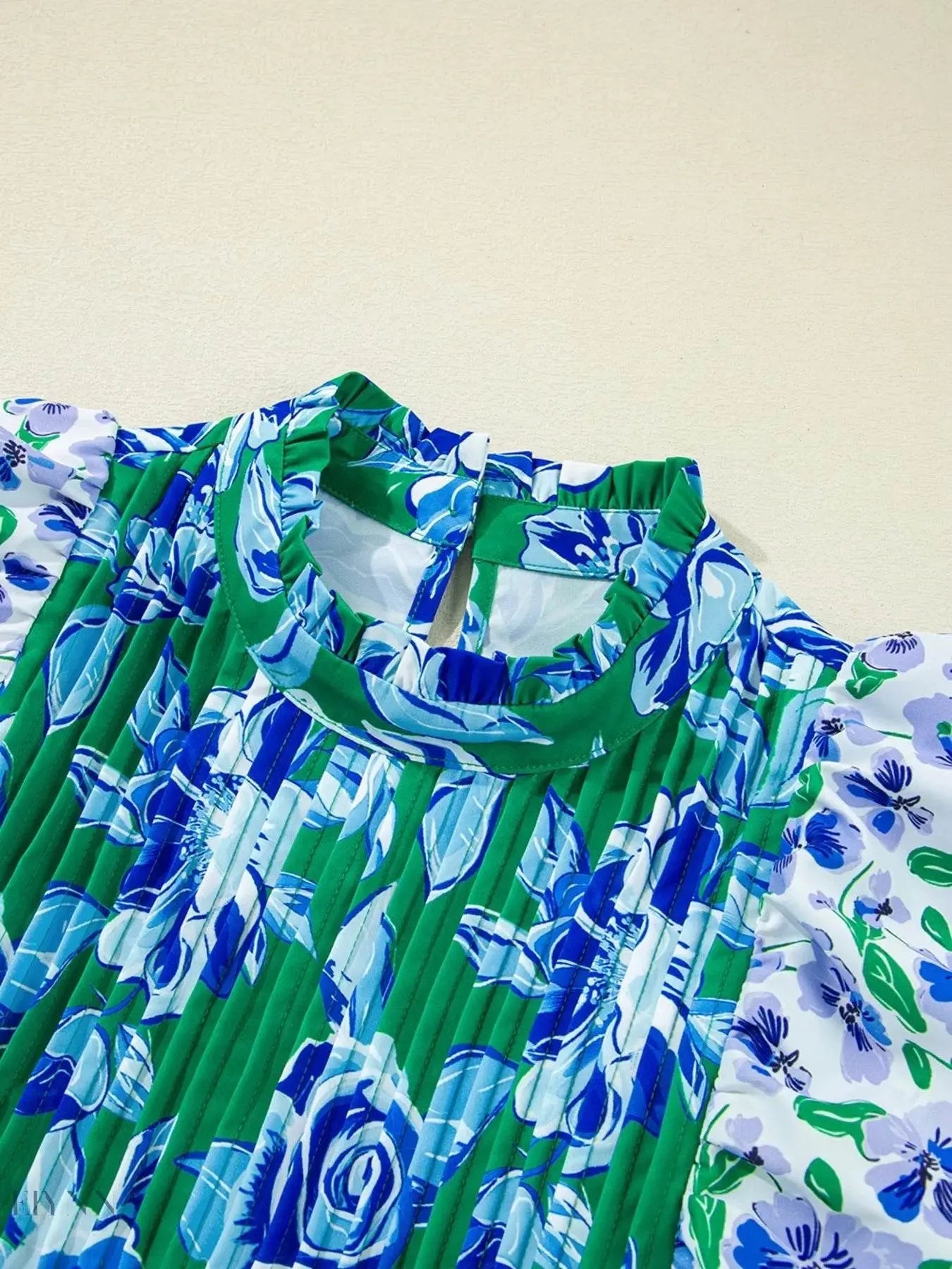 Floral Lace Blouse with Ruffle Sleeves and Pleated Design - EBYNN