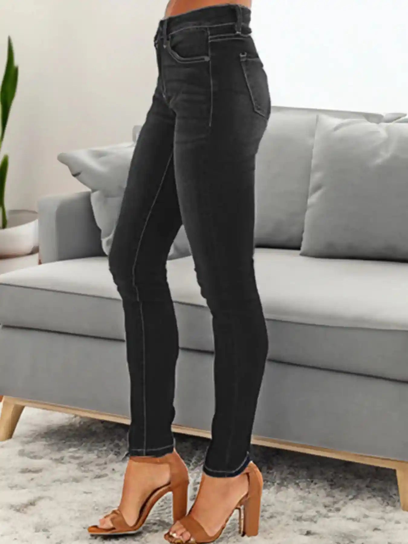 Skinny Fit Washed Jeans.