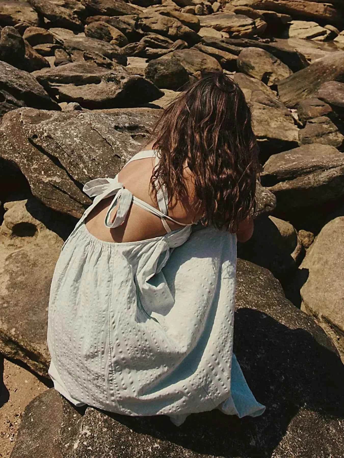 Sweetheart Neck Midi Dress.