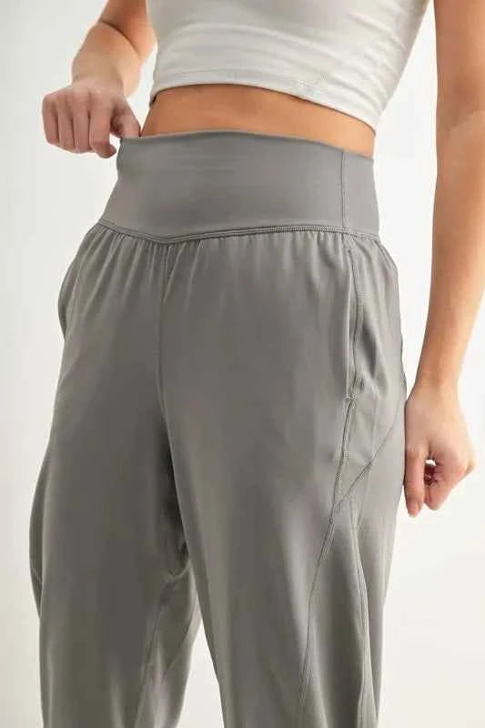 MONO B Flowbarrel High Waist Active Pants.