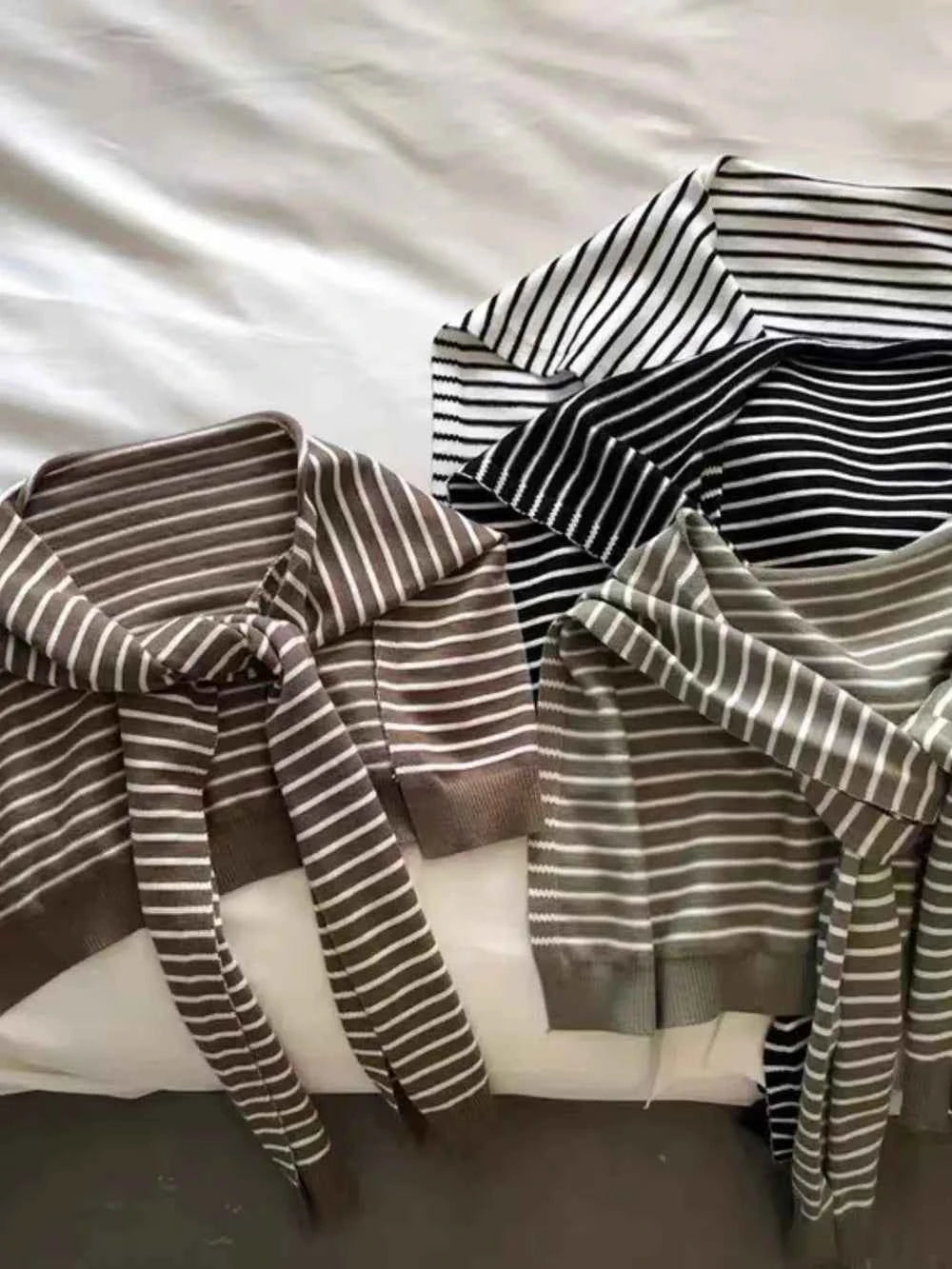 Striped Contrast Knit Wrap.