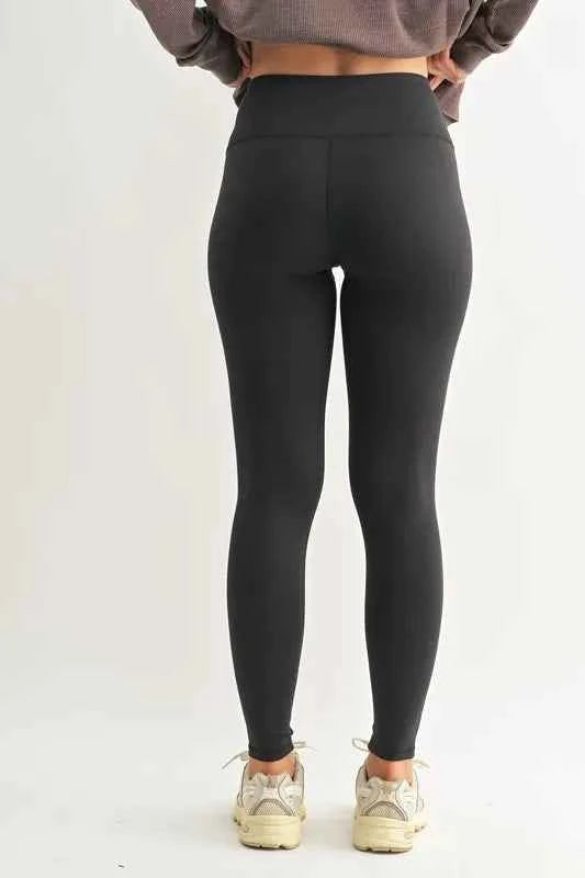MONO B Essential Solid Leggings.