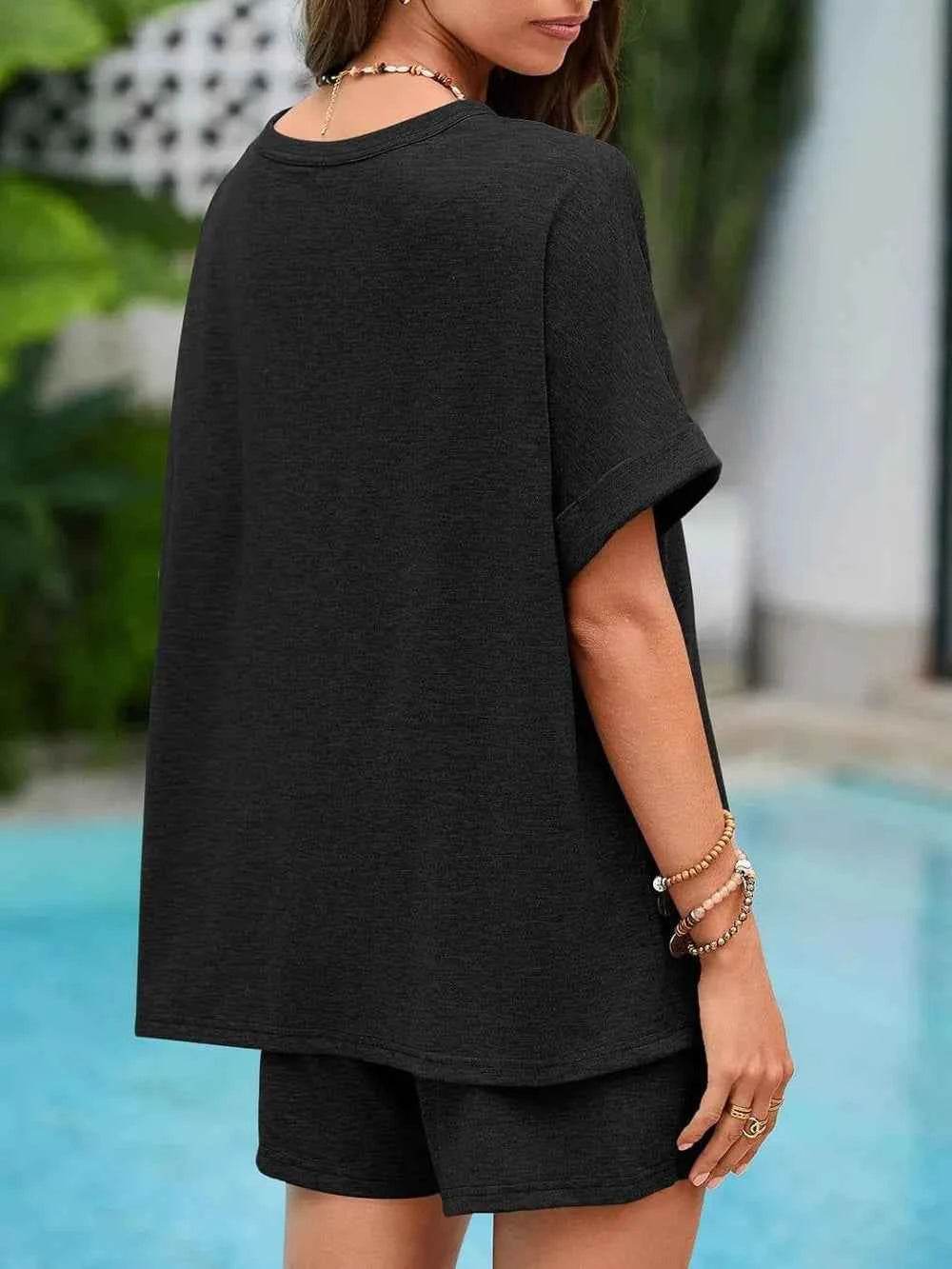 Round Neck T-Shirt and Shorts Set for Comfortable Everyday Wear - EBYNN