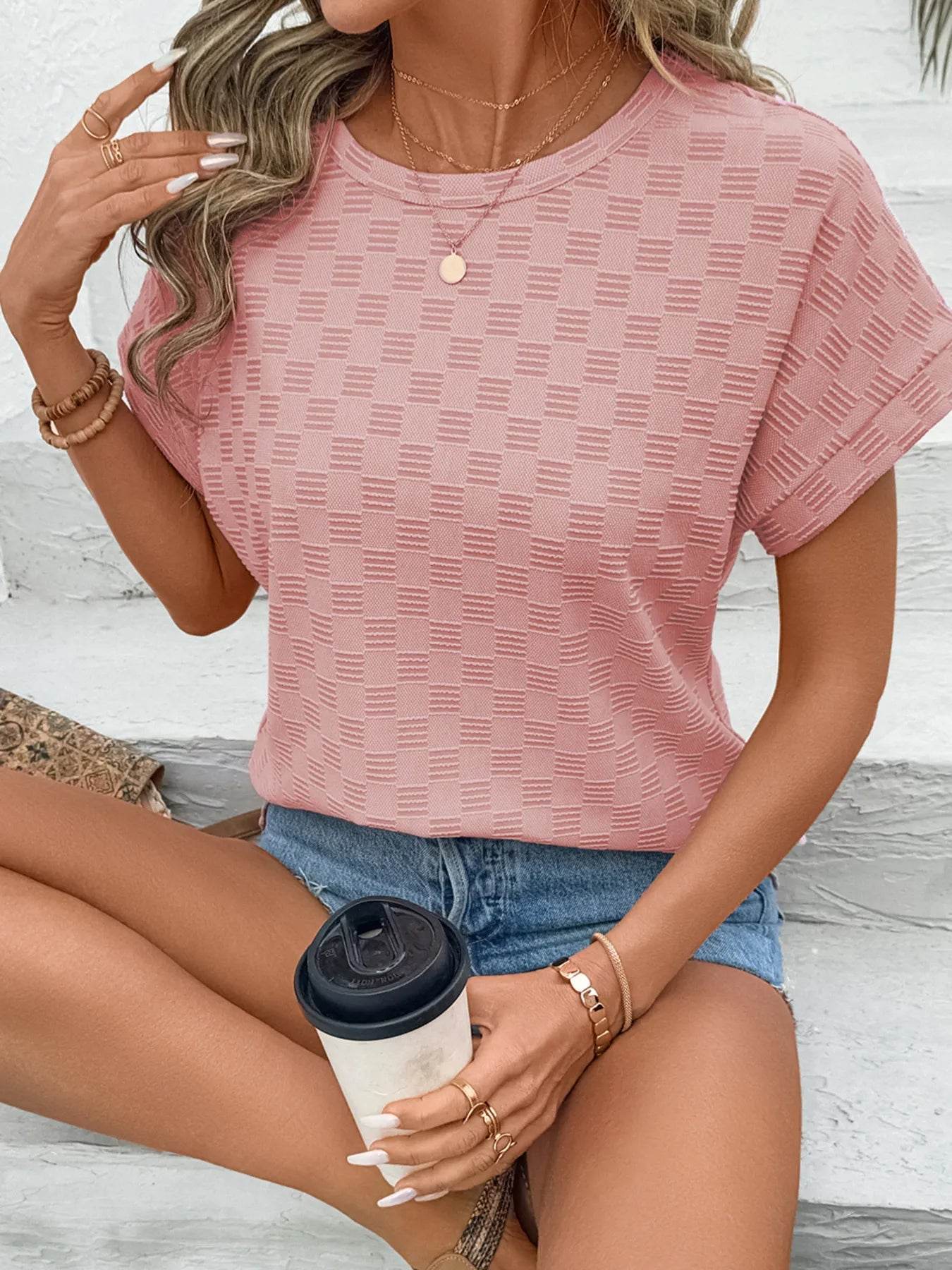 Checkered Round Neck T-Shirt for Stylish Comfort - EBYNN