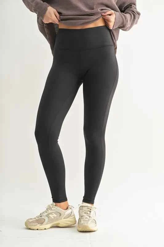 MONO B Essential Solid Leggings.