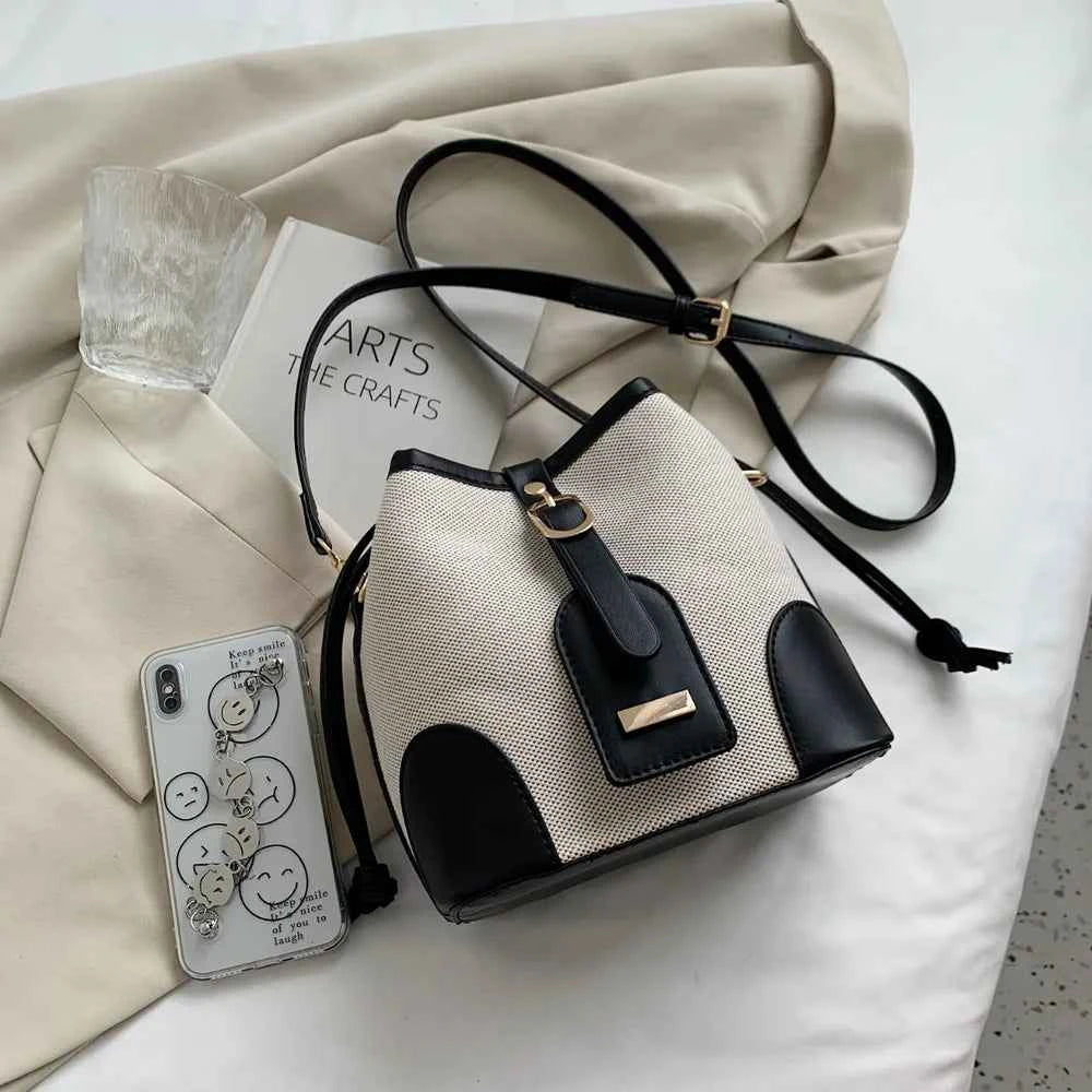 Straw Braided Adjustable Strap Crossbody Bag.