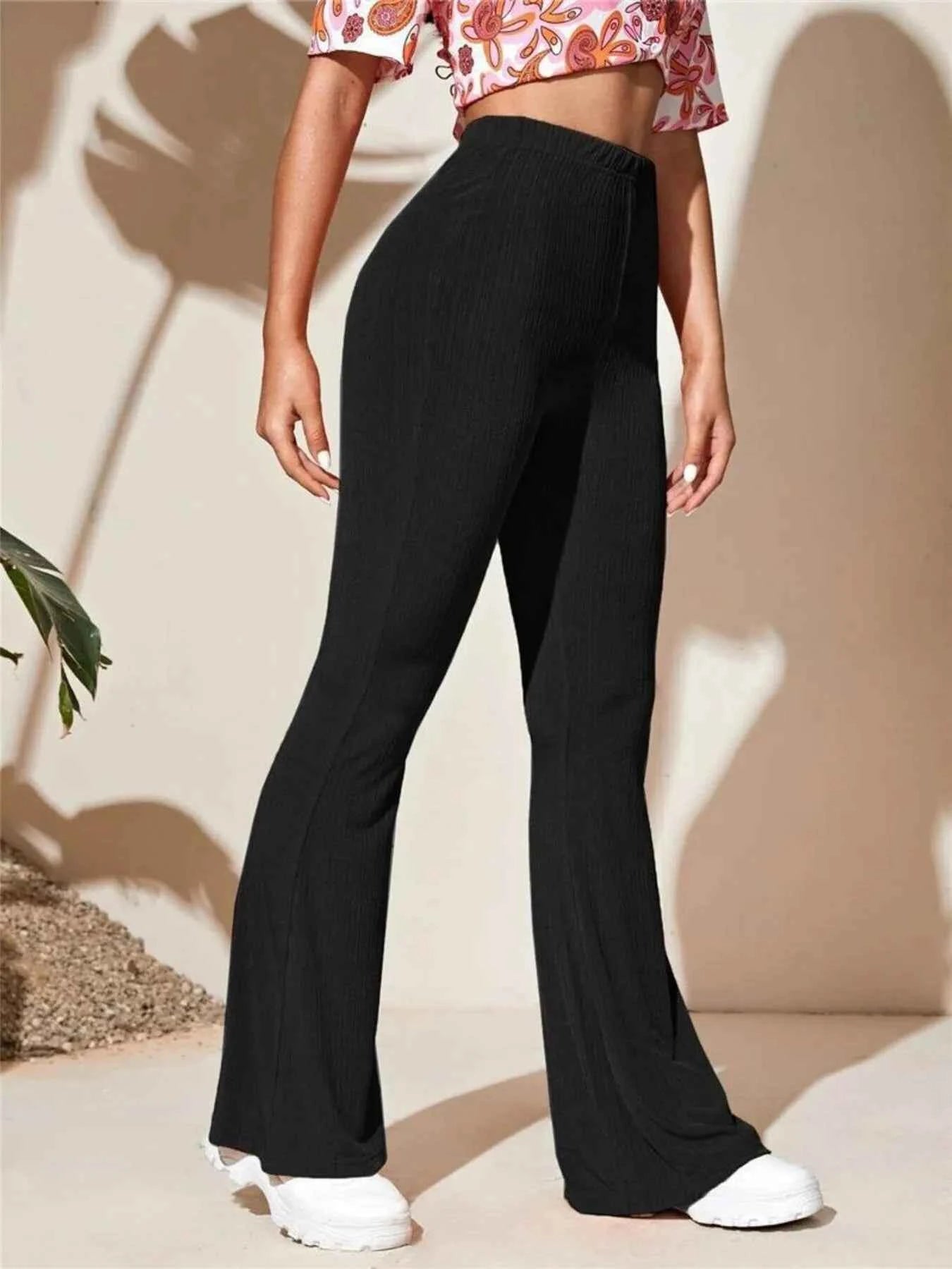 Plus Size High-Waist Flare Active Pants.