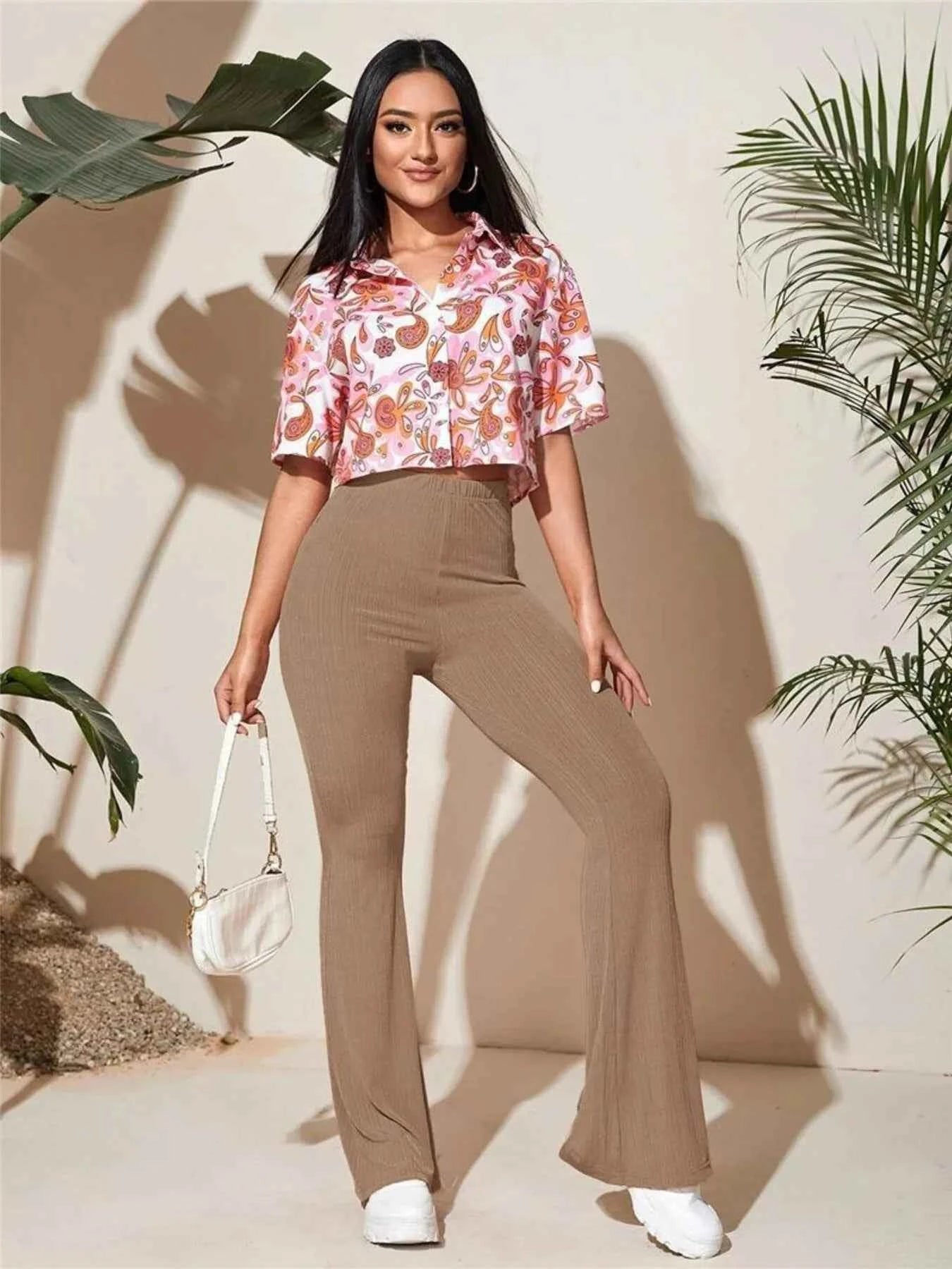 Plus Size High-Waist Flare Active Pants.