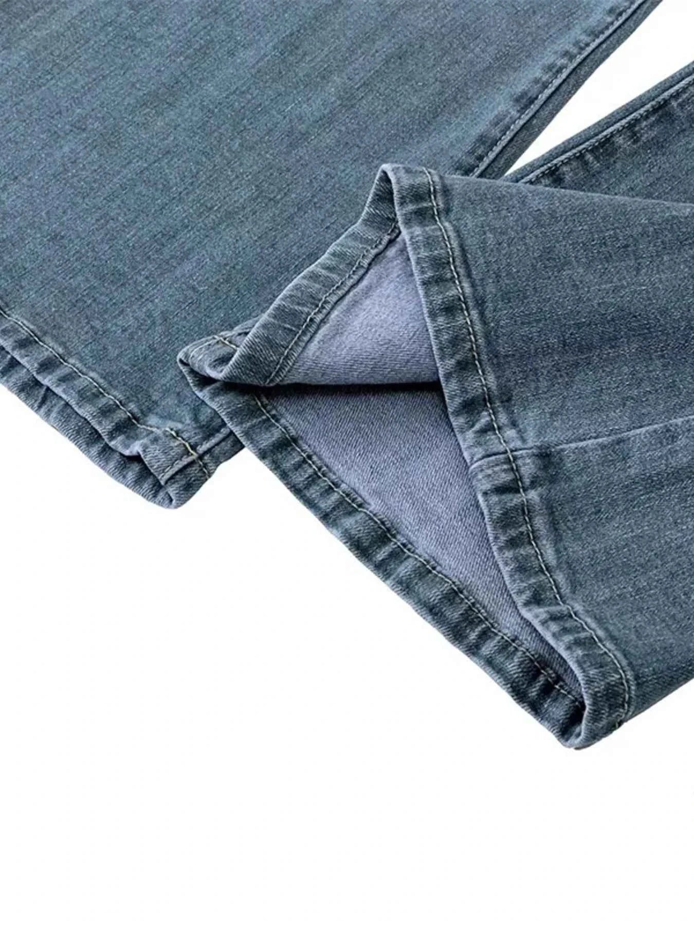 Plus Size Vintage Wash Flare Jeans.