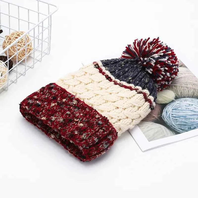 Contrast Thermal Hat with Pompom.