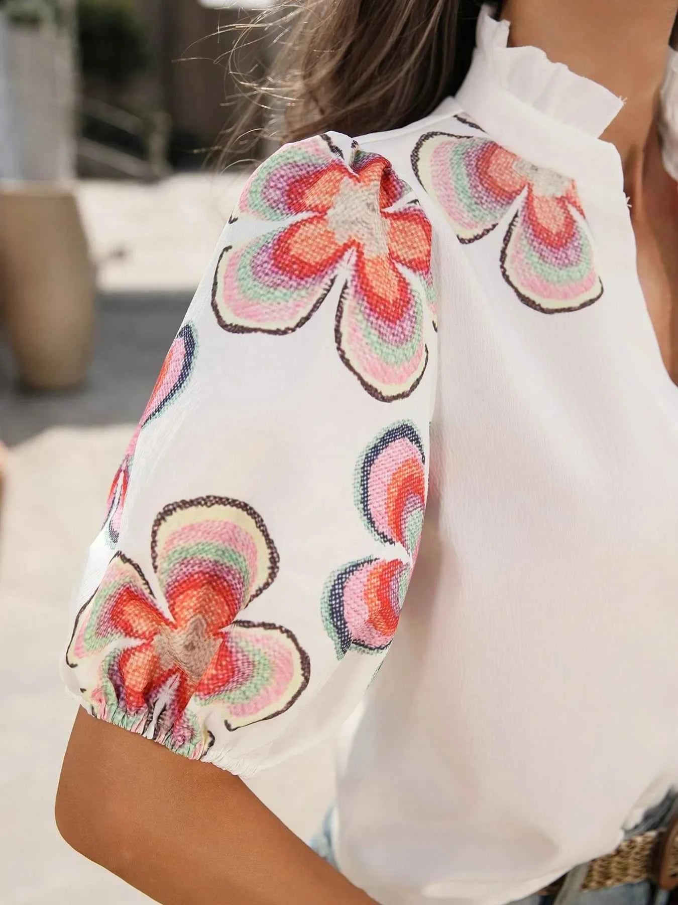 Floral Print Notched Puff Sleeve Blouse.