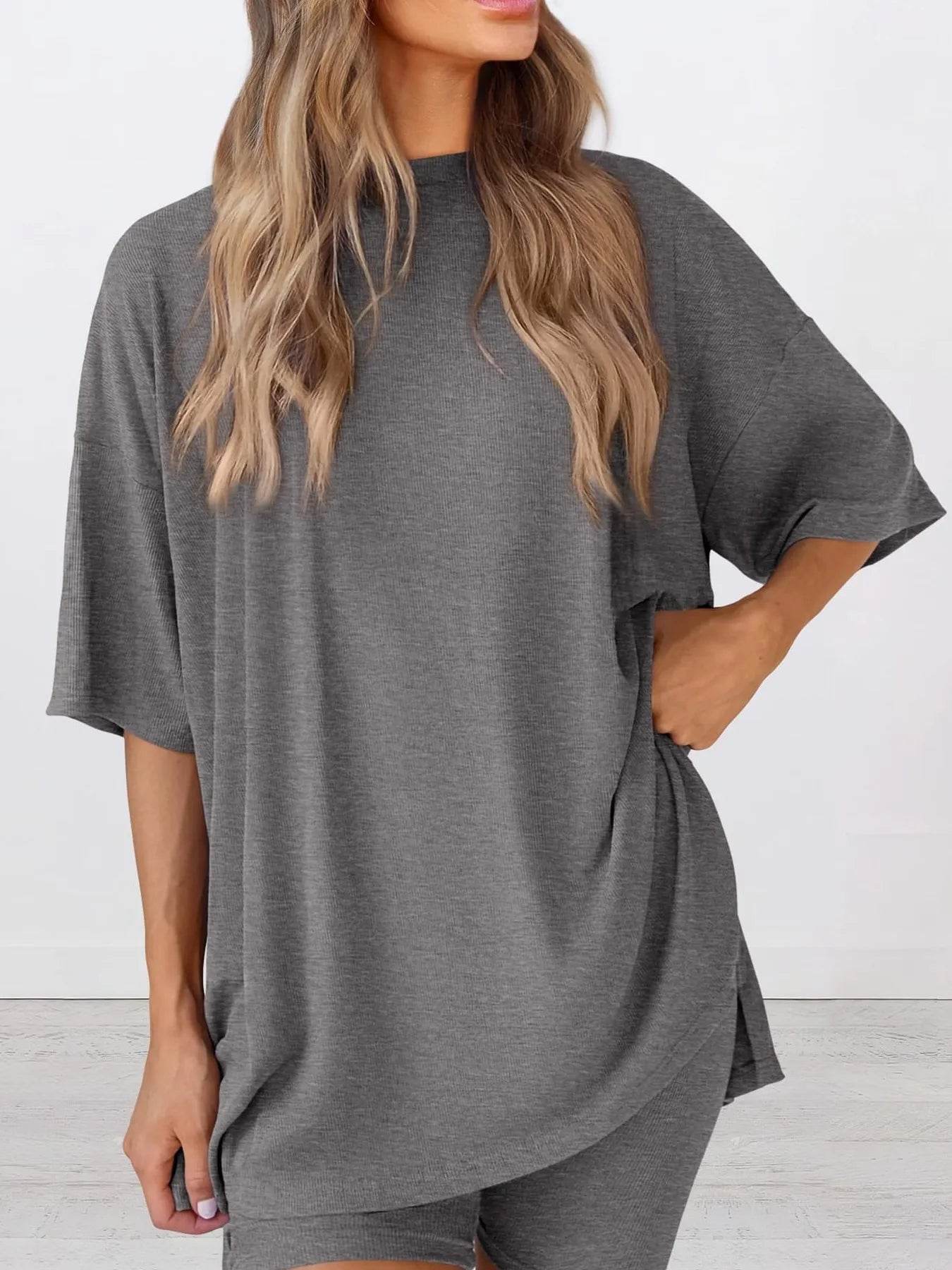 Plus Size Round Neck Set: Oversized Top and Shorts Set for Ultimate Comfort - EBYNN