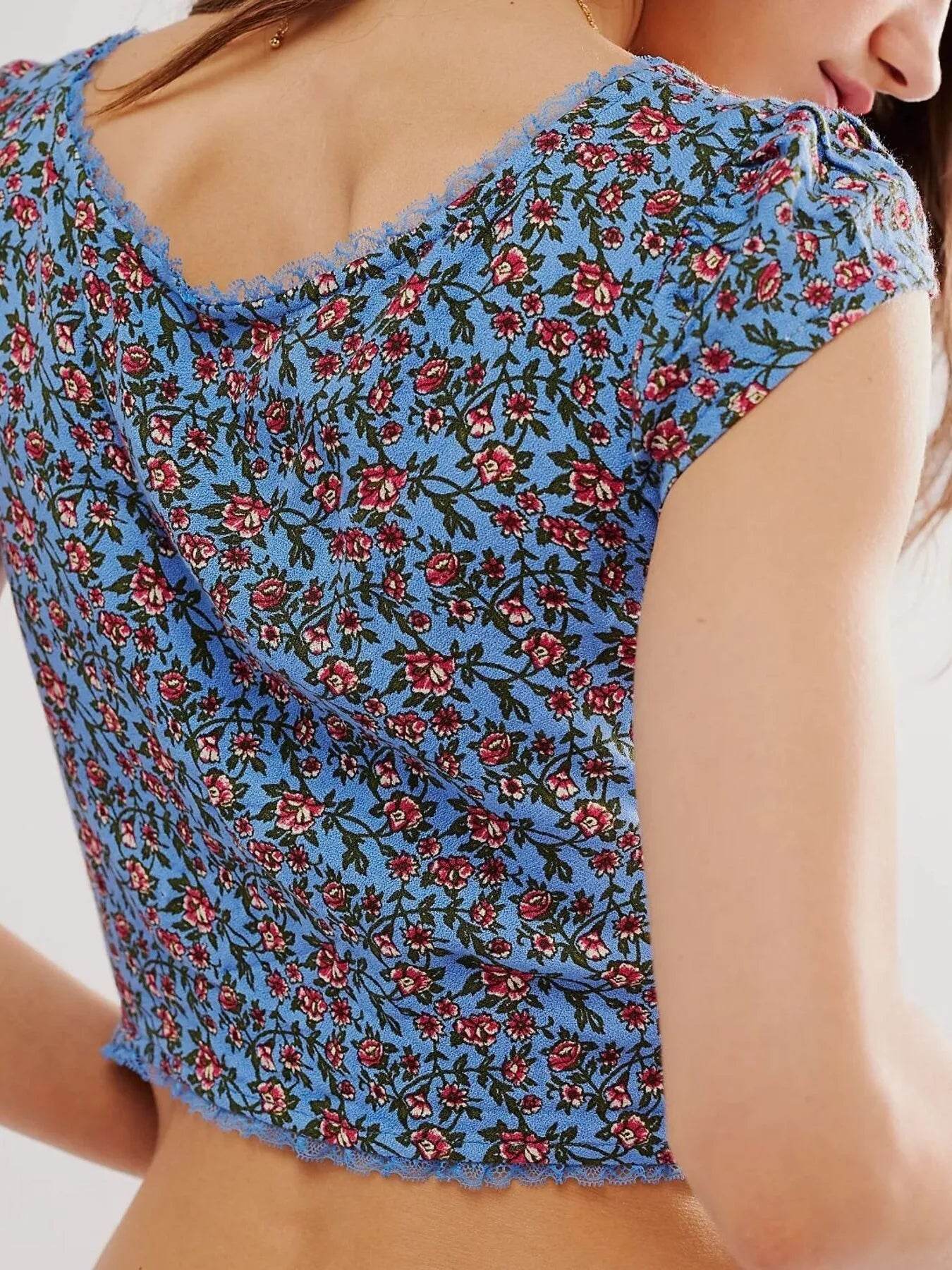 Floral Cropped Top with Cap Sleeves for Trendy Summer Style - EBYNN