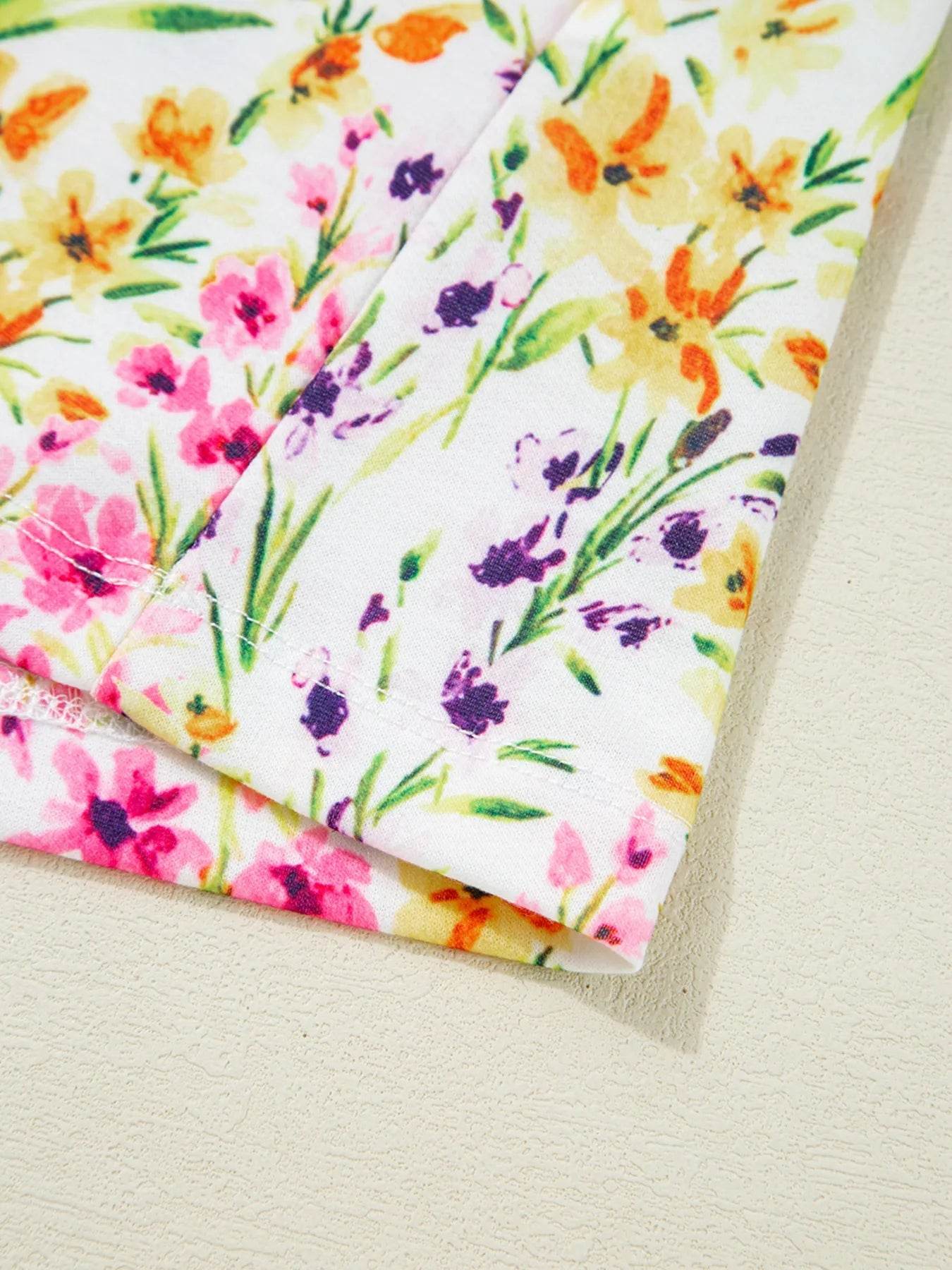 Floral Puff Sleeve Blouse - Stylish Crewneck Top for Effortless Elegance - EBYNN