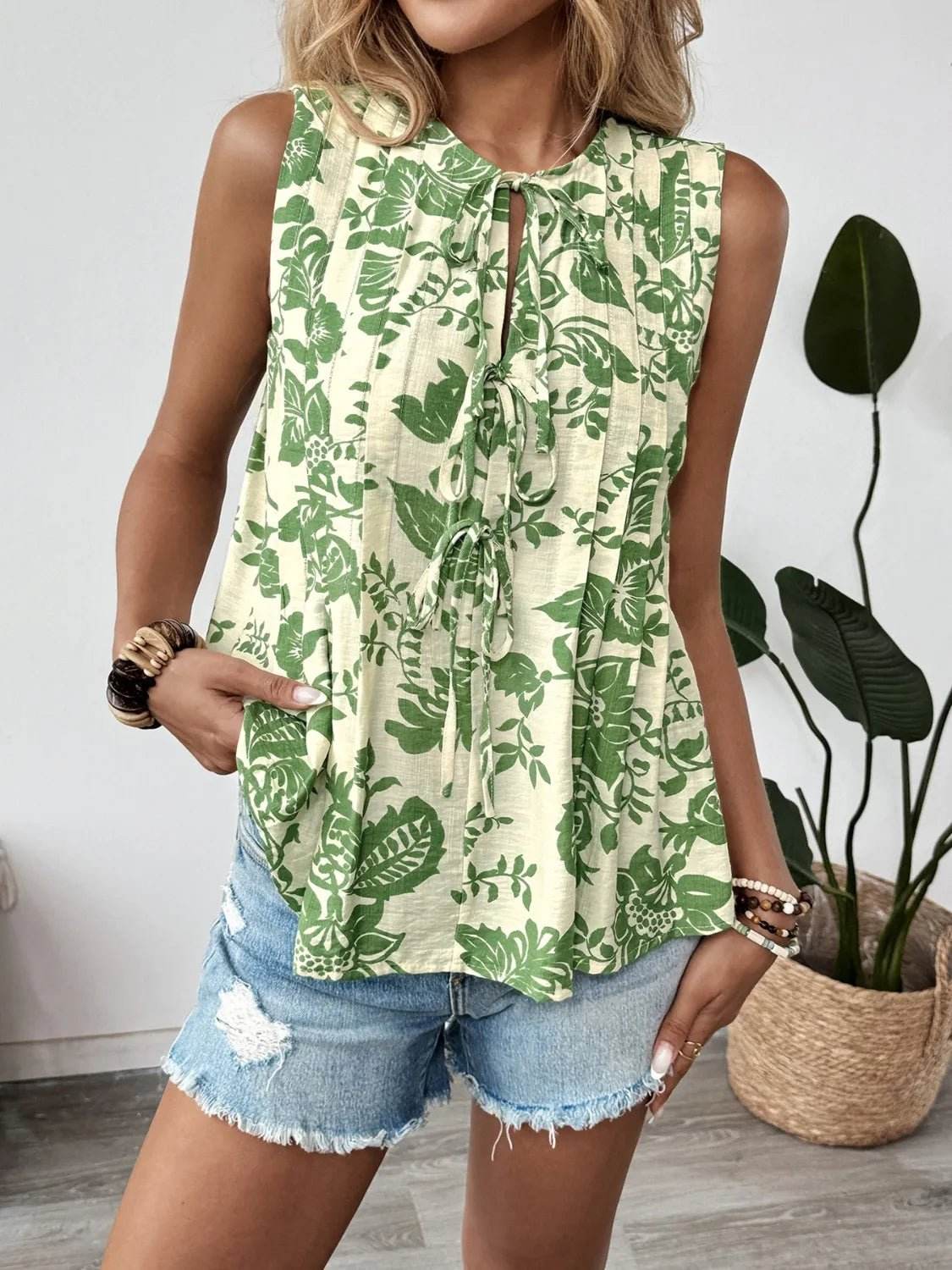 Printed Peplum Blouse with Sleeveless Ruffle Design - EBYNN
