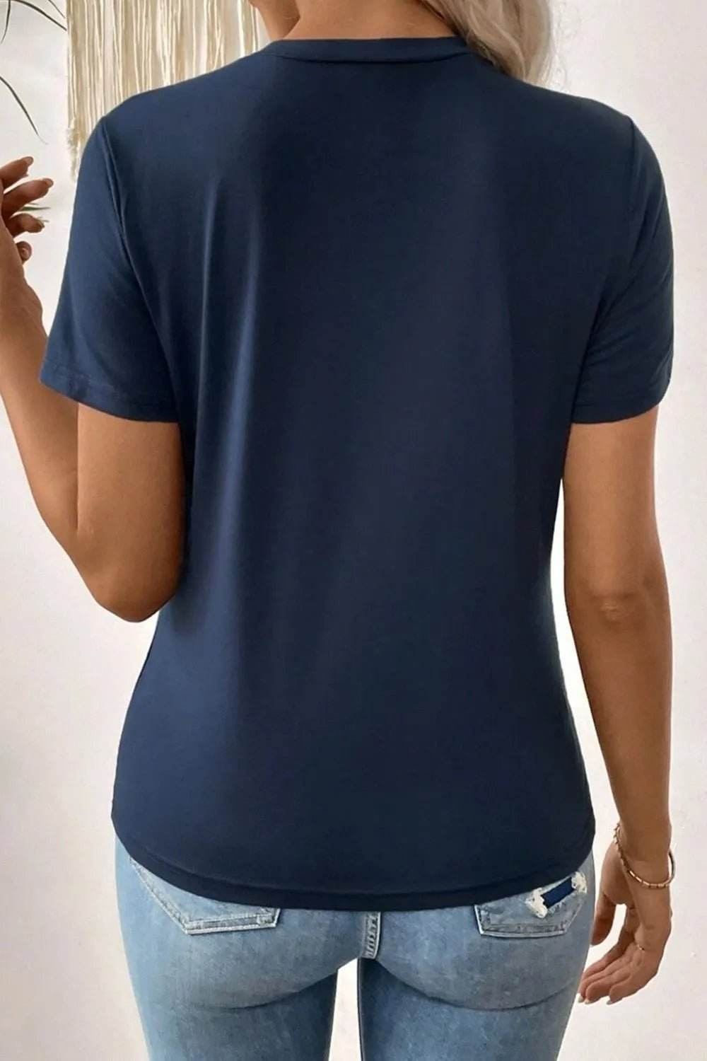 Solid Color T-Shirt for Every Occasion - Round Neck Style - EBYNN