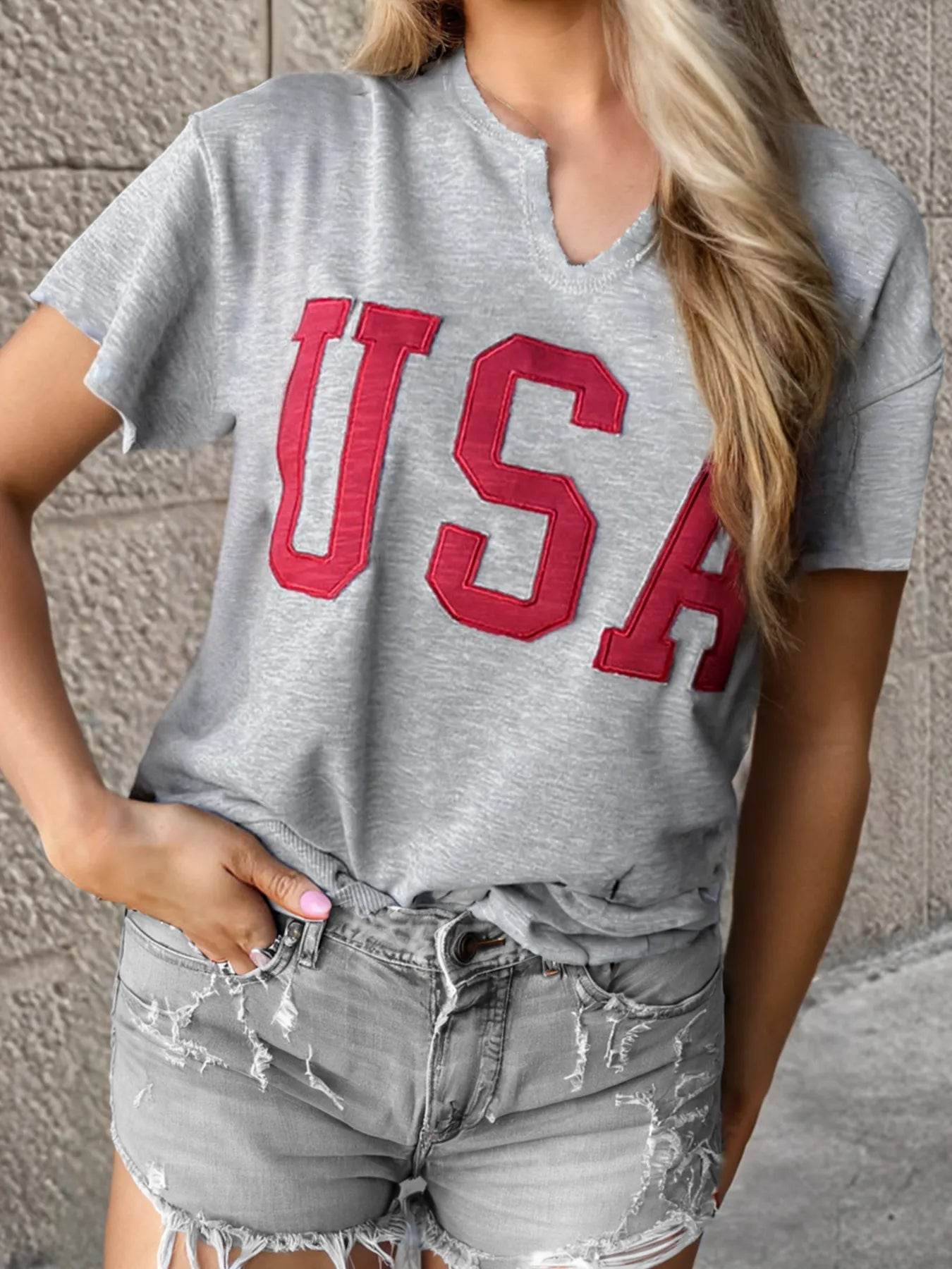 USA Lettering Patch T-Shirt with Notched Neck for Stylish Casual Wear - EBYNN