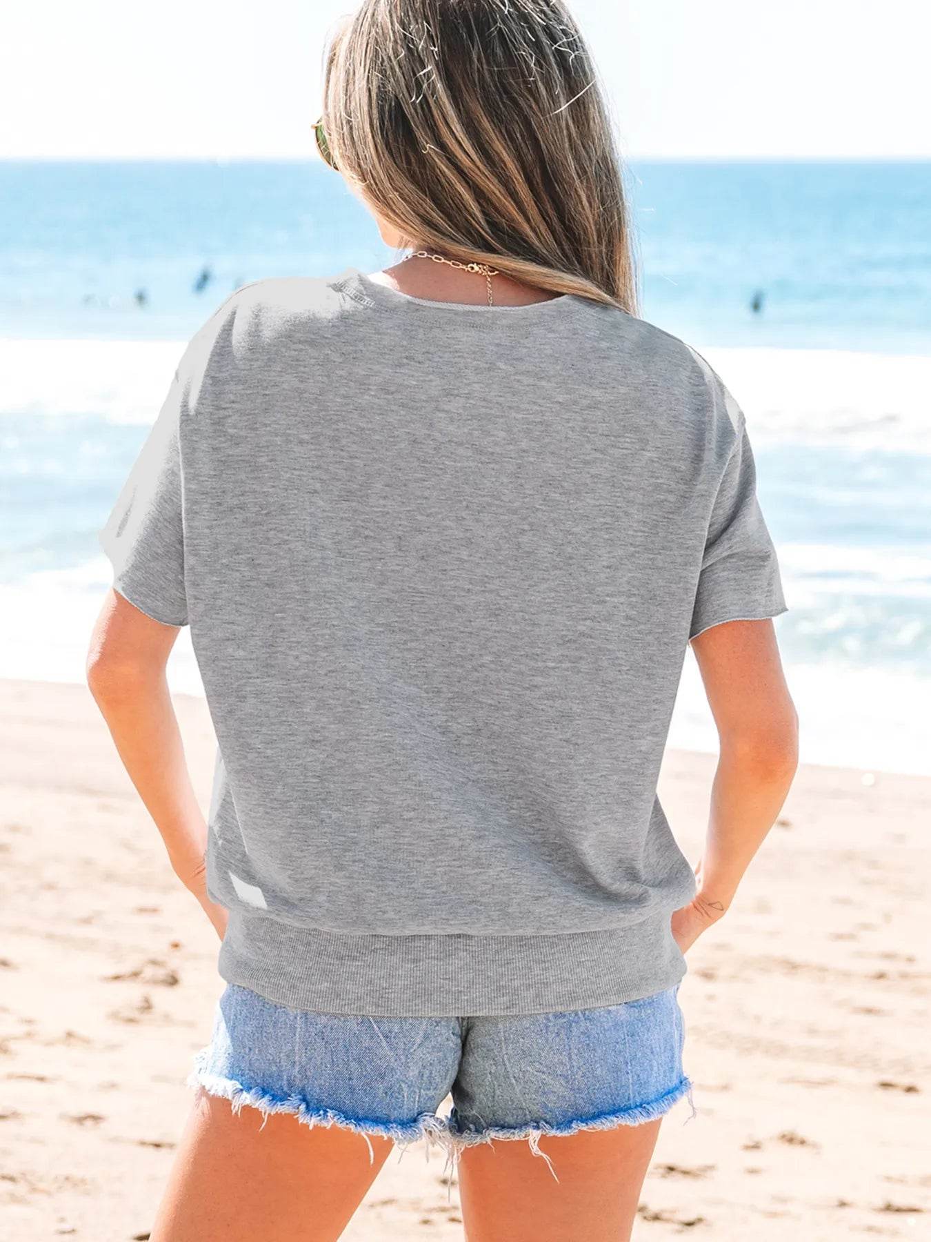 USA Lettering Patch T-Shirt with Notched Neck for Stylish Casual Wear - EBYNN